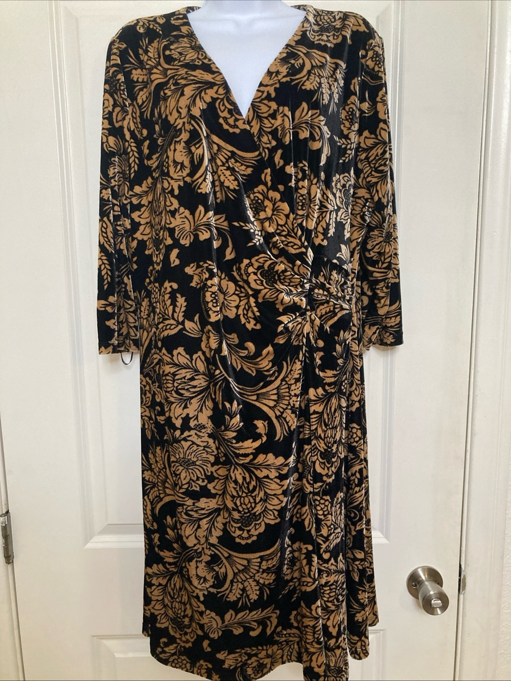 Soft Surroundings Size 1X Velvet Hyannis Dress Ruched Neutral Floral Black Gold